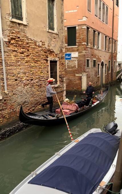 Dream'S Door With Canal View In Venetië Buitenkant foto